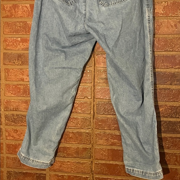 3/$15. Old Navy Jeans L - Picture 5 of 8